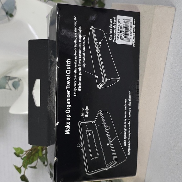 Nicole Lee Love Me Half Make Up Organizer Travel Kiss Lock Clutch NIB - Picture 11 of 12